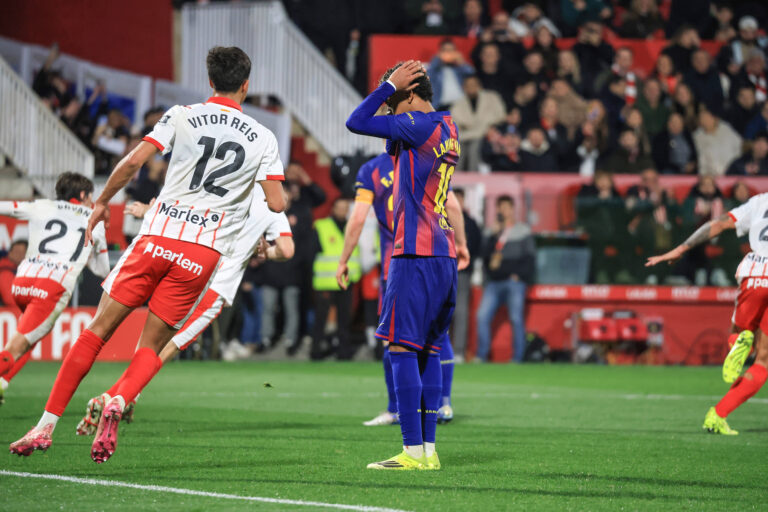 Spain - LaLiga - Girona FC vs FC Barcelona, Barca - 16/02/2026 SPAIN, GIRONA, FEBRUARY 16. Lamine Yamal of FC Barcelona reacts after wasting the chance to score his sides opening goal with a missed penalty attemptduring LaLiga EA Sports football match between Girona FC and FC Barcelona on February 16, 2026 at Estadio Municipal de Montilivi in Girona, Spain. Photo by Manuel Blondeau/ AOP.Press Girona Estadio Municipal de Montilivi Catalunya Spain Copyright: x ManuelxBlondeau/AOP.Pressx AOP20260216-0004
2026.02.16 Girona
pilka nozna liga hiszpanska
Girona FC -  FC Barcelona
Foto IMAGO/PressFocus

!!! POLAND ONLY !!!