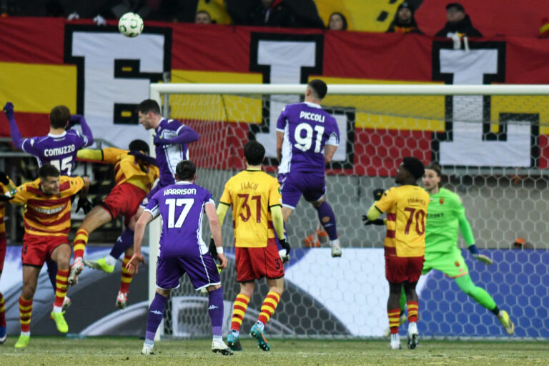 2026.02.19 Bialystok pilka nozna Liga Konferencji Europy 2025/2026. Meczu o awans do 1/8 finalu Ligi Konferencji. Jagiellonia Bialystok - Fiorentina (Wlochy) N/z akcja pod bramka Jagiellonii Foto Michal Kosc / PressFocus 
2026.02.19 Bialystok Bialystok Football - UEFA Conference League 2025/2026. KO play-offs - 1st leg. Jagiellonia Bialystok - Fiorentina (Italy) Credit: Michal Kosc / PressFocus