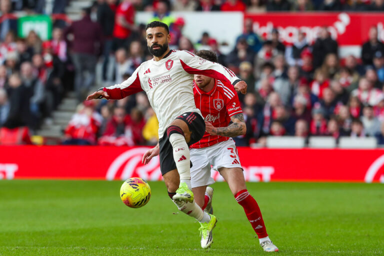 Nottingham Forest v Liverpool, Premier League Mohamed Salah Of Liverpool Under pressure from Neco Williams Of Nottingham Forest during the Nottingham Forest v Liverpool Premier League match at the City Ground, West Bridgford, England on 22 February 2026 Credit: Lee Keuneke/Every Second Media Editorial use only. All images are copyright Every Second Media Limited. No images may be reproduced without prior permission. All rights reserved. Premier League and Football League images are subject to licensing agreements with Football DataCo Limited. see https://www.football-dataco.com Copyright: xIMAGO/EveryxSecondxMediax ESM-1816-0190 LeexKeunekex/xEveryxSecondxMediax
2026.02.22 Nottingham
pilka nozna Liga Angielska
Nottingham Forest - FC Liverpool
Foto IMAGO/PressFocus

!!! POLAND ONLY !!!