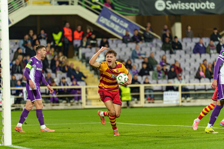 Bartosz Mazurek seen celebrating after scoring goal during UEFA Conference League knock out play off game between teams of ACF Fiorentina and Jagiellonia Bialystok Lukasz Germaniuk/Ball Raw Images Fiorentina Estadio Artemio Franchi Italy Copyright: xLukaszxGermaniukx lukaszgermaniuk_fiorentina_jagiellonia_2526-1
2026.02.25 Florencja
pilka nozna Liga Konferencji
ACF Fiorentina - Jagiellonia Bialystok
Foto IMAGO/PressFocus

!!! POLAND ONLY !!!