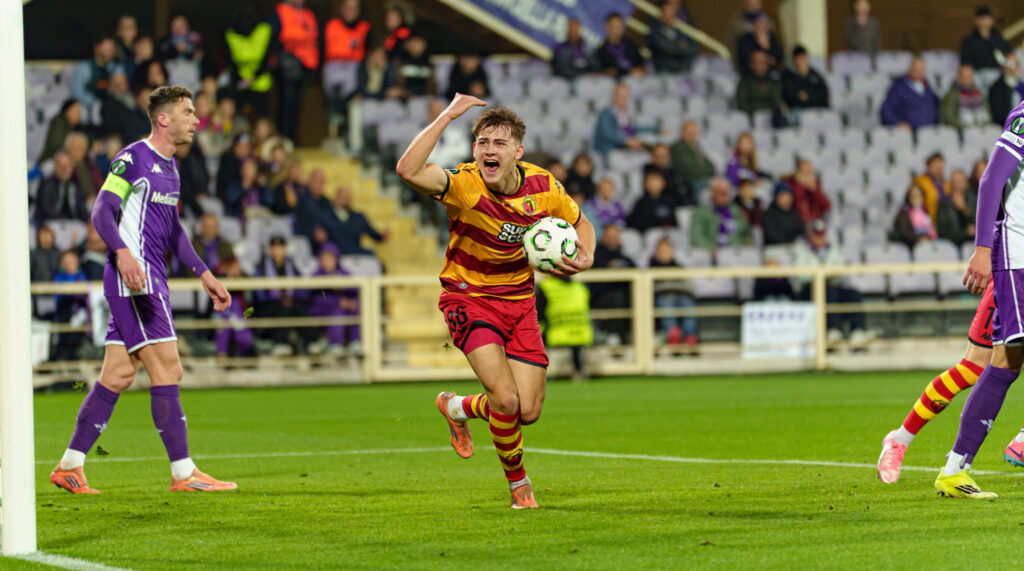 Bartosz Mazurek seen celebrating after scoring goal during UEFA Conference League knock out play off game between teams of ACF Fiorentina and Jagiellonia Bialystok Lukasz Germaniuk/Ball Raw Images Fiorentina Estadio Artemio Franchi Italy Copyright: xLukaszxGermaniukx lukaszgermaniuk_fiorentina_jagiellonia_2526-1
2026.02.25 Florencja
pilka nozna Liga Konferencji
ACF Fiorentina - Jagiellonia Bialystok
Foto IMAGO/PressFocus

!!! POLAND ONLY !!!
