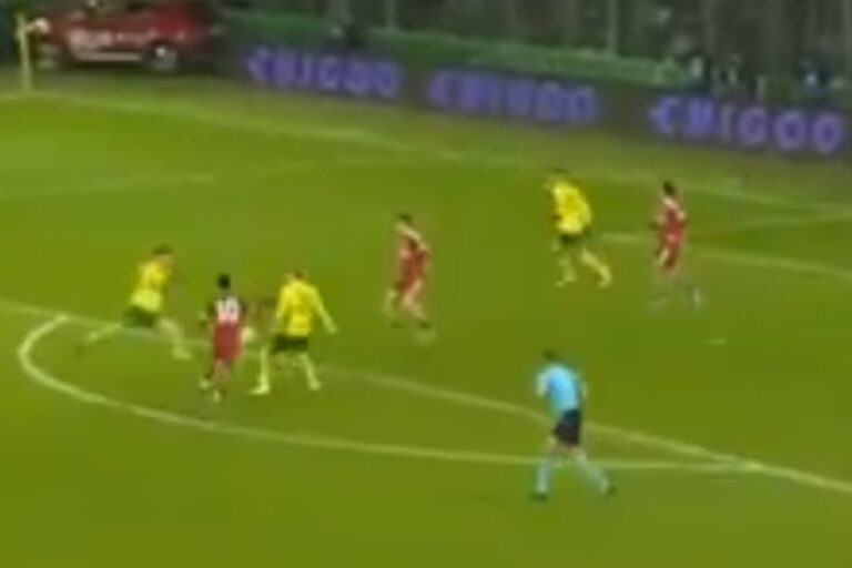 Polak trafił przeciwko Liverpoolowi! Piękny gol [WIDEO]