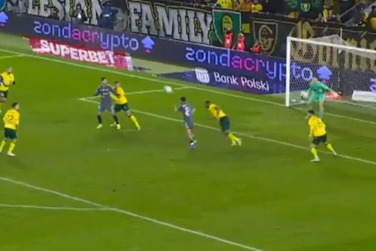 Tak Legia Warszawa objęła prowadzenie! Ładna wielopodaniowa akcja [WIDEO]