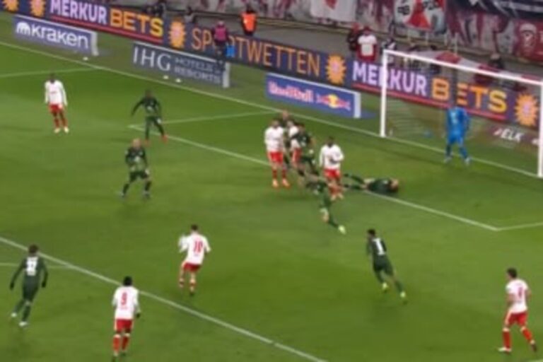 Perfekcyjny strzał w Bundeslidze! Kamil Grabara był bez szans [WIDEO]
