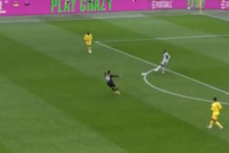 Kuriozalny błąd bramkarza w Serie A! Fatalne zachowanie gwiazdy Milanu [WIDEO]