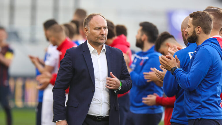 2021.05.16 Szczecin Stadion Miejski im Floriana Krygiera
Pilka nozna PKO Ekstraklasa sezon 2020/2021
Pogon Szczecin - Rakow Czestochowa
N/z radosc celebracja medale 3 miejsce Pogon Szczecin Dariusz Adamczuk
Foto Szymon Gorski / PressFocus

2021.05.16 Szczecin Stadion Miejski im Floriana Krygiera
Football Polish PKO Ekstraklasa season 2020/2021
Pogon Szczecin - Rakow Czestochowa
radosc celebracja medale 3 miejsce Pogon Szczecin Dariusz Adamczuk
Credit: Szymon Gorski / PressFocus