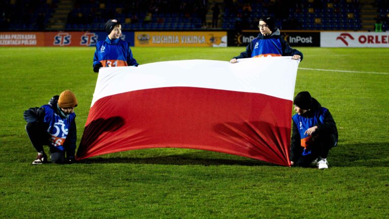 2024.11.19 Pulawy Pilka nozna Reprezentacja Polski Elite League U20  Sezon 2024/2025 Polska - Anglia N/z  flaga polska Foto Kacper Pacocha / PressFocus 

2024.11.19 Pulawy Football Polish National Team U20 Elite League U20 2024/2025 season Poland - England  Credit: Kacper Pacocha / PressFocus