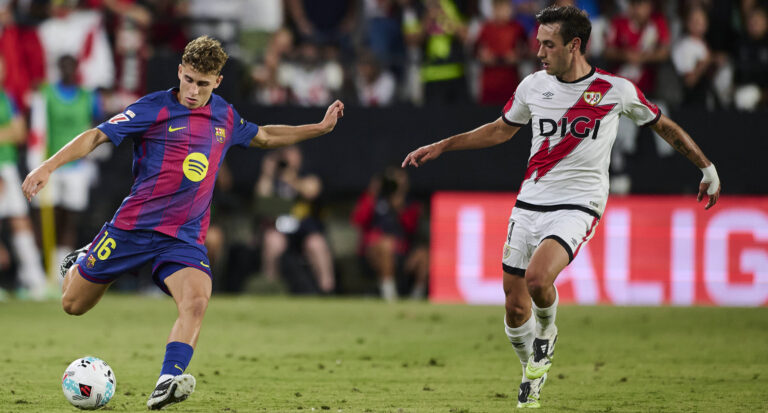 Rayo Vallecano v FC Barcelona, Barca - LaLiga EA Sports MADRID, SPAIN - AUGUST 31: Fermin Lopez of FC Barcelona competes for the ball with Pedro Diaz of Rayo Vallecano during to the LaLiga EA Sports match between Rayo Vallecano and FC Barcelona at Campo de Futbol de Vallecas on August 31, 2025 in Madrid, Spain. Photo by Francisco Macia/Photo Players Images/Magara Press Madrid Campo de futbol de Vallecas Madrid Spain Copyright: xFranciscoxMaciax
2025.08.31 Madryt
pilka nozna , liga hiszpanska
Rayo Vallecano - FC Barcelona
Foto IMAGO/PressFocus

!!! POLAND ONLY !!!