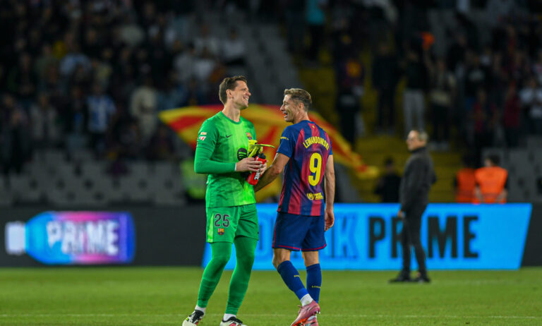 FC Barcelona, Barca v REAL SOCIEDAD OLIMPIC STADIUM LLUIS COMPANYS. MONTJUIC,BARCELONA. September 28, 2025 FC BARCELONA vs REAL SOCIEDAD September 28, ,2025 Wojciech Szczesny 25 goalkeeper of FC Barcelona and Robert Lewandowski 9 of FC Barcelona at the end of the match between FC Barcelona and Real Sociedad corresponding to the seventh day of La Liga EA Sports at at Olimpic Stadium Lluis Companys of Montjuic in Barcelona, Spain. Barcelona ESP Copyright: xS.xRosx
2025.09.28 Barcelona
pilka nozna , liga hiszpanska
FC Barcelona - Real Sociedad San Sebastian
Foto IMAGO/PressFocus

!!! POLAND ONLY !!!