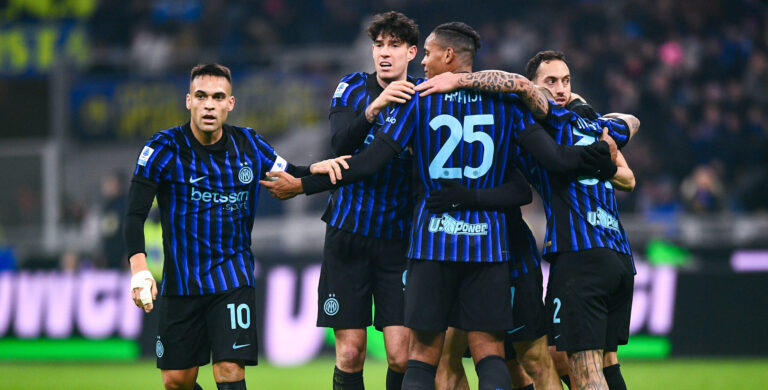 2026-01-04 FC Internazionale Milano v Bologna FC 1909 - Serie A MILANO, ITALY - JANUARY 4: Lautaro Martinez of FC Internazionale Milano celebrates after the team s first goal with Alessandro Bastoni of FC Internazionale Milano, Federico Dimarco of FC Internazionale Milano, Manuel Akanji of FC Internazionale Milano, Hakan Calhanoglu of FC Internazionale Milano during the Serie A match between FC Internazionale Milano and Bologna FC 1909 at Giuseppe Meazza Stadium on January 4, 2026 in Milano, Italy. Photo by Alberto Gandolfo/BSR Agency Milano Italy Content not available for redistribution in The Netherlands directly or indirectly through any third parties. Copyright: xBSRxAgencyx
2026.01.04 Mediolan
pilka nozna liga wloska
Inter Mediolan - Bologna FC

Foto IMAGO/PressFocus

!!! POLAND ONLY !!!