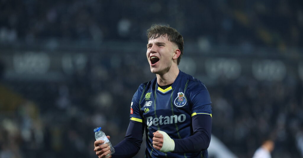 Oskar Pietuszewski  FC Porto  after the match between Vitoria SC and FC Porto, valid for Liga Portugal Betclic 2025 2026 at Estadio D.Afonso Henriques on 18 January 2026. Guimaraes Estadio D.Afonso Henriques Guimaraes Portugal Copyright: xIMAGOx/xPRIMExSPORTSxIMAGESx/xFILIPExOLIVEIRAx
2026.01.18 Guimaraes
pilka nozna , Liga Portugalska
Vitoria Guimaraes - FC Porto
Foto IMAGO/PressFocus

!!! POLAND ONLY !!!