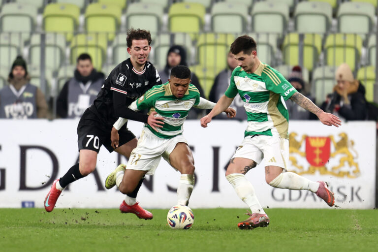 2026.02.06 Gdansk Pilka nozna PKO BP Ekstraklasa sezon 2025/2026 Lechia Gdansk - Cracovia Krakow N/z Dijon Kameri Camilo Mena Matus Vojtko Foto Piotr Matusewicz / PressFocus

2026.02.06 Gdansk
Football Polish PKO BP Ekstraklasa season 2025/2026 
Lechia Gdansk - Cracovia Krakow 
Dijon Kameri Camilo Mena Matus Vojtko 
Credit: Piotr Matusewicz / PressFocus