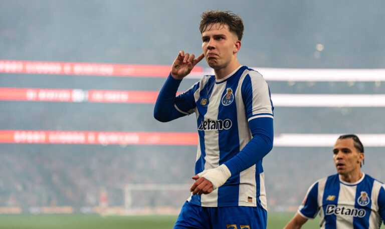 March 8, 2026, Estádio da Luz, Lisbon, Portugal, Liga Portugal Season 2025-26: S.L.Benfica vs FC Porto Oskar Pietuszewski of FC Porto celebrates *** March 8, 2026, Estádio da Luz, Lisbon, Portugal, Liga Portugal Season 2025 26 S L Benfica vs FC Porto Oskar Pietuszewski of FC Porto celebrates Copyright: HMBxMedia/CarlosxSilva
2026.03.08 Lizbona
pilka nozna , liga portugalska
Benfica Lizbona - FC Porto
Foto IMAGO/PressFocus

!!! POLAND ONLY !!!