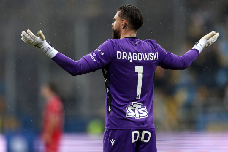 2026.03.15 Gdynia Pilka nozna PKO BP Ekstraklasa sezon 2025/2026 Arka Gdynia - Widzew Lodz N/z Bartlomiej Dragowski Foto Piotr Matusewicz / PressFocus

2026.03.15 Gdynia
Football Polish PKO BP Ekstraklasa season 2025/2026 
Arka Gdynia - Widzew Lodz 
Bartlomiej Dragowski 
Credit: Piotr Matusewicz / PressFocus