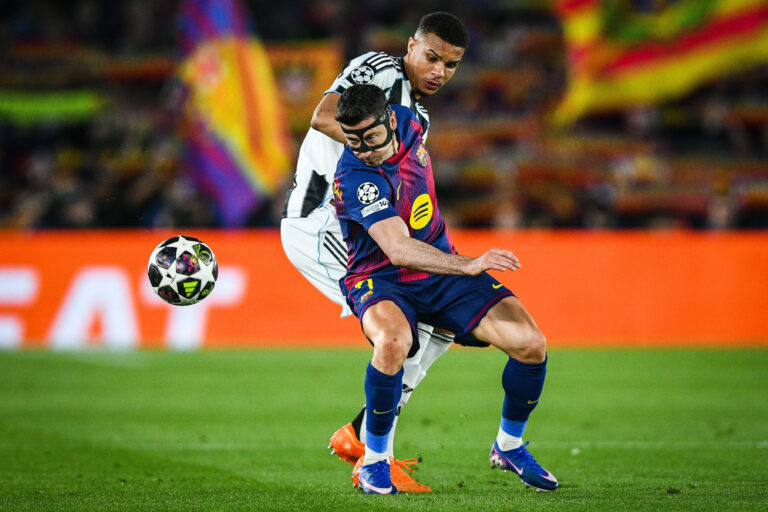 Robert LEWANDOWSKI of Barcelona and Malick THIAW of Newcastle during the UEFA Champions League, Round of 16, 2nd leg football match between FC Barcelona and Newcastle United FC on 18 March 2026 at Camp Nou stadium in Barcelona, Spain (Photo by /Sipa USA)
2026.03.18 Barcelona
pilka nozna liga mistrzow
FC Barcelona - Newcastle United

Foto IPA/SIPA USA/PressFocus

!!! POLAND ONLY !!!