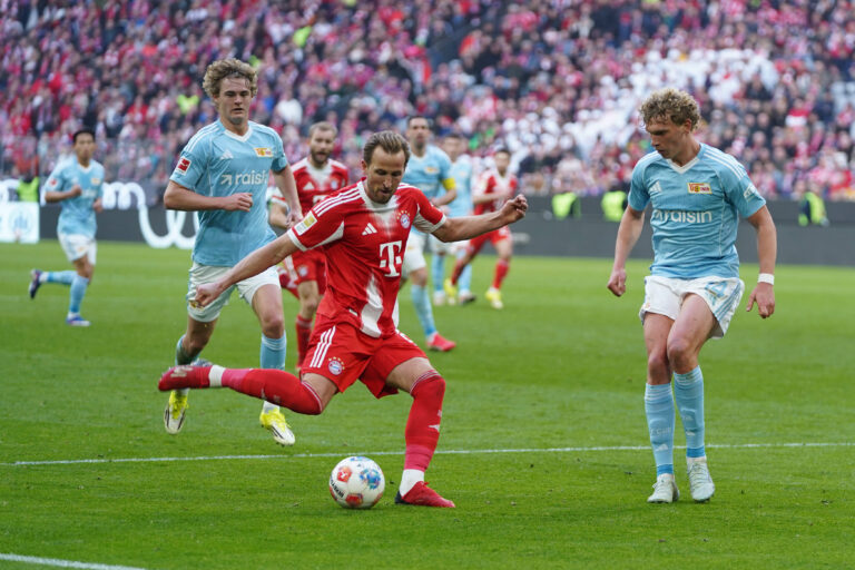 Harry Kane 9 Bayern und Leopold Querfeld 14 Union in Aktion beim Bundesligaspiel FC Bayern München - 1. FC Union Berlin am 21.03.2026. ***DFL and DFB regulations prohibit any use of photographs as image sequences and/or quasi-video.*** München Allianz Arena Bayern Deutschland *** Harry Kane 9 Bayern and Leopold Querfeld 14 Union in action at the Bundesliga match FC Bayern Munich 1 FC Union Berlin on 21 03 2026 DFL and DFB regulations prohibit any use of photographs as image sequences and or quasi video Munich Allianz Arena Bayern Germany
2026.03.20 Monachium
pilka nozna , liga niemiecka
Bayern Monachium - 1. FC Union Berlin
Foto IMAGO/PressFocus

!!! POLAND ONLY !!!