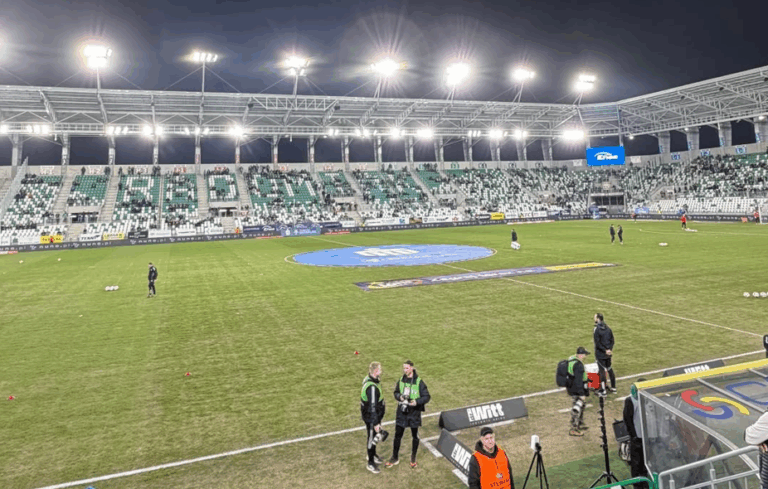Tragiczny stan murawy w Radomiu. „W takich warunkach nie da się grać w piłkę”