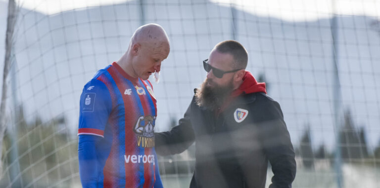 2025.01.18 Oliva Hiszpania
pilka nozna zgrupowanie oobz sparing mecz towarzyski
Legia Warszawa - Piast Gliwice
N/z Jakub Czerwinski Adam Fudali uraz
Foto Wojciech Dobrzynski / Legionisci.com / PressFocus

2025.01.11 Oliva Spain
football preseaason camp friendly match
Legia Warsaw - Piast Gliwice

Credit: Wojciech Dobrzynski / Legionisci.com / PressFocus