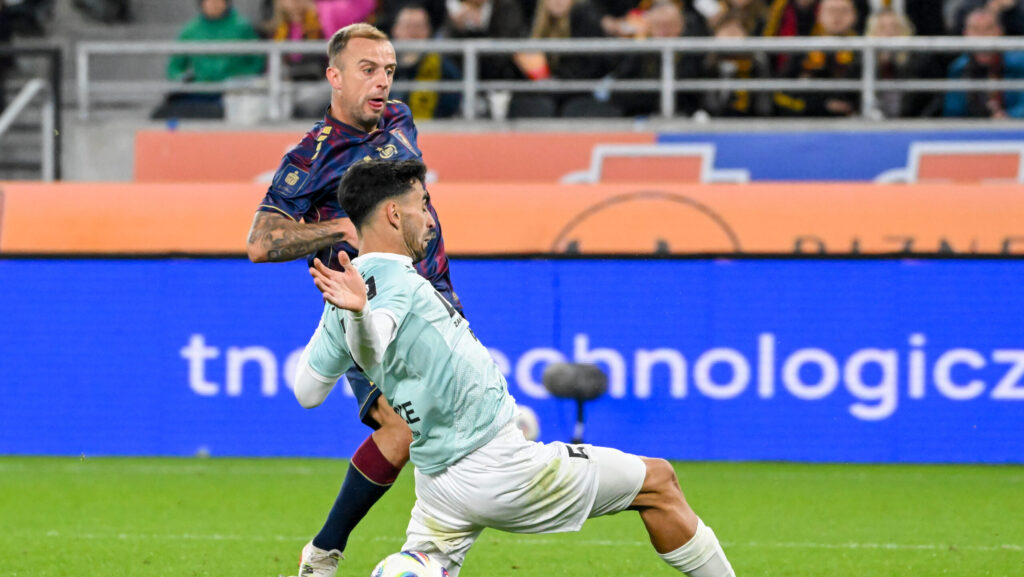 2025.10.03 Szczecin
Pilka nozna PKO Ekstraklasa sezon 2025/2026
Pogon Szczecin - Piast Gliwice
N/z Juande Rivas ,Kamil Grosicki 
Foto  PressFocus

2025.10.03 Szczecin
Football - Polish PKO Ekstraklasa season 2025/2026
Pogon Szczecin  - Piast Gliwice

Credit: PressFocus