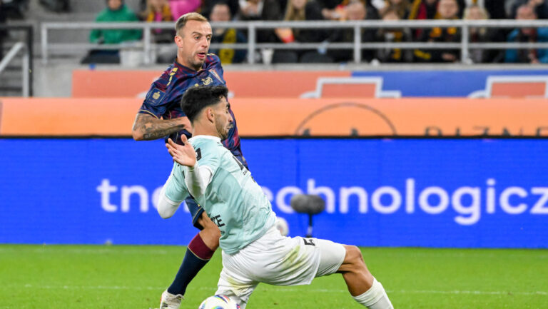 2025.10.03 Szczecin
Pilka nozna PKO Ekstraklasa sezon 2025/2026
Pogon Szczecin - Piast Gliwice
N/z Juande Rivas ,Kamil Grosicki 
Foto  PressFocus

2025.10.03 Szczecin
Football - Polish PKO Ekstraklasa season 2025/2026
Pogon Szczecin  - Piast Gliwice

Credit: PressFocus