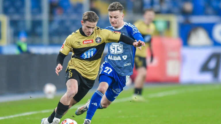 2026.02.21 Chorzow
Pilka nozna Pierwsza Liga Betclic 1 Liga Sezon 2025/2026
Ruch Chorzow - Polonia Warszawa
N/z Oliwier Wojciechowski, Mateusz Szwoch
Foto Marcin Bulanda / PressFocus

2026.02.21 Chorzow
Football Polish Betclic First I League Season 2025/2026
Ruch Chorzow - Polonia Warszawa
Oliwier Wojciechowski, Mateusz Szwoch
Credit: Marcin Bulanda / PressFocus