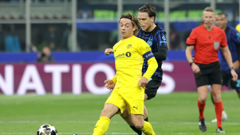 PATRICK BERG, Bodo Bodo Glimt, PIOTR ZIELINSKI, Inter, Champions League, 2025-26, Inter vs Bodo Glimt 1-2, 24-02-2026, Contrasto, Action CHAMPIONS LEAGUE 2025-26 INTER-BODO GLIMT 1-2
2026.02.24 Mediolan
pilka nozna , liga mistrzow
Inter Mediolan - FK Bodo/Glimt
Foto IMAGO/PressFocus

!!! POLAND ONLY !!!