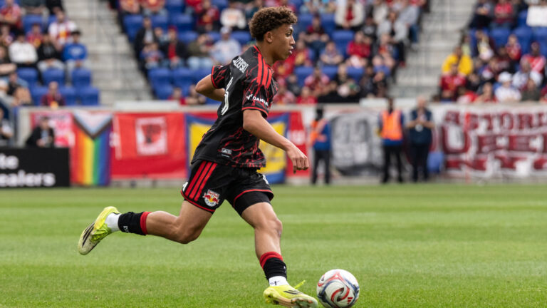 Julian Hall Zakrzewski (16) of Red Bulls controls the ball during regular MLS season game against CF Montreal at Sports Illustrated Stadium in Harrison, NJ on March 8, 2026. CF Montreal won 3 - 0. (Photo by Lev Radin/Sipa USA)
2026.03.08 Nowy Jork
pilka nozna amerykanska liga MLS
New York Red Bulls - CF Montreal
Foto Lev Radin/SIPA USA/PressFocus

!!! POLAND ONLY !!!