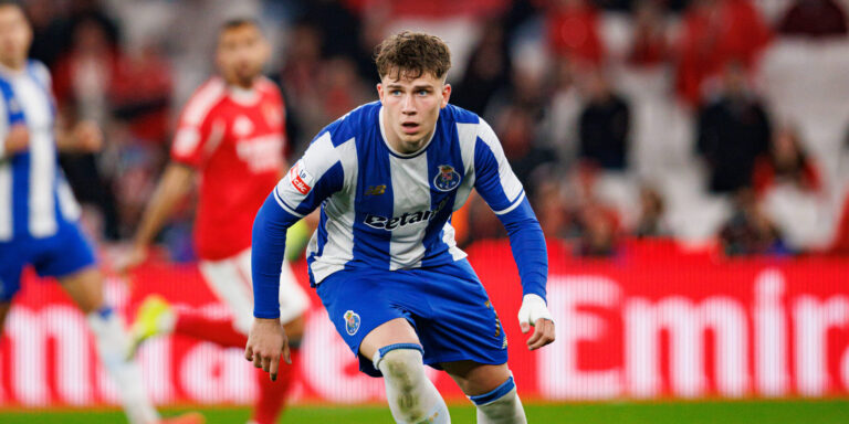 Oskar Pietuszewski seen during Liga Portugal game between teams of SL Benfica and FC Porto at Estadio Da Luz Maciej Rogowski/Ball Raw Images PT Lisbon Estadio Da Luz Portugal Copyright: xMaciejxRogowskix maciejrogowski_slbenfica_fcporto_2526-242
2026.03.08 Lizbona
pilka nozna liga portugalska
Benfica Lizbona - FC Porto
Foto IMAGO/PressFocus

!!! POLAND ONLY !!!