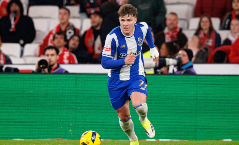Oskar Pietuszewski seen during Liga Portugal game between teams of SL Benfica and FC Porto at Estadio Da Luz Maciej Rogowski/Ball Raw Images PT Lisbon Estadio Da Luz Portugal Copyright: xMaciejxRogowskix maciejrogowski_slbenfica_fcporto_2526-269
2026.03.08 Lizbona
pilka nozna liga portugalska
Benfica Lizbona - FC Porto
Foto IMAGO/PressFocus

!!! POLAND ONLY !!!