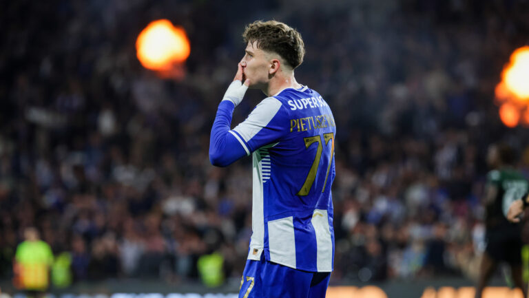 Oskar Pietuszewski (FC Porto) celebrates a goal during the match between FC Porto and Moreirense at Dragao Stadium. Final Score: FC Porto 3 : 0 Moreirense. (Photo by Rita Franca / SOPA Images/Sipa USA)
2026.03.15 Porto
pilka nozna liga portugalska
FC Porto - Moreirense
Foto SOPA Images/SIPA USA/PressFocus

!!! POLAND ONLY !!!