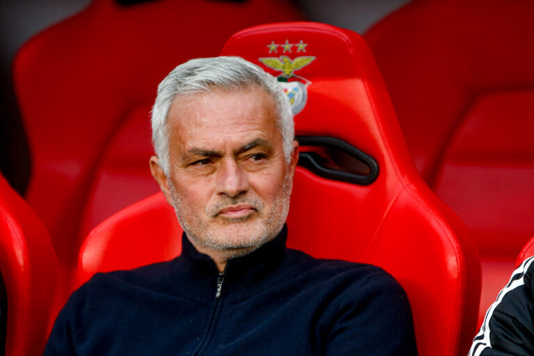 José Mourinho head coach of SL Benfica looks on during the Primeira Liga match between SL Benfica and Vitoria SC at Estadio da Luz on March 21, 2026 in Lisbon, Portugal. Liga Portugal Betclic - SL Benfica vs Vitoria SC (Valter Gouveia/SPP) (Photo by Valter Gouveia/SPP/Sipa USA)
2026.03.21 Lizbona
pilka nozna liga portugalska
Benfica Lizbona - Vitoria Guimaraes
Foto SPP/SIPA USA/PressFocus

!!! POLAND ONLY !!!