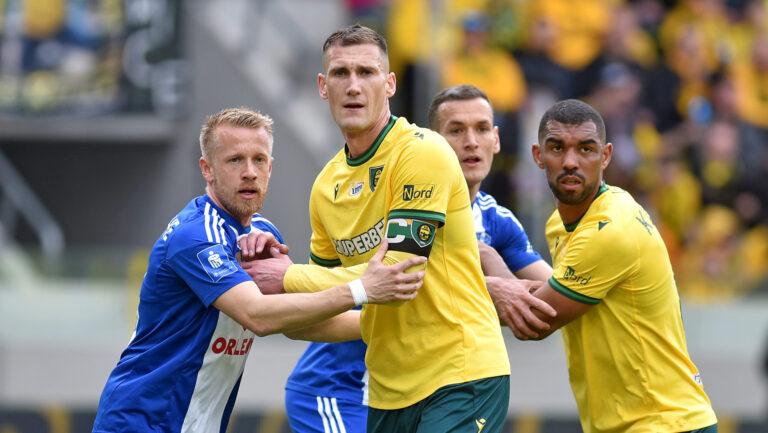 2026.04.04 Katowice
Pilka nozna , PKO BP Ekstraklasa sezon 2025/26
GKS Katowice - Wisla Plock
N/z Quentin Lecoeuche, Arkadiusz Jedrych
Foto Krzysztof Porebski / PressFocus

2026.04.04 Katowice
Football Polish top league , 2025/2026 season
GKS Katowice - Wisla Plock
Quentin Lecoeuche, Arkadiusz Jedrych
Credit: Krzysztof Porebski / PressFocus