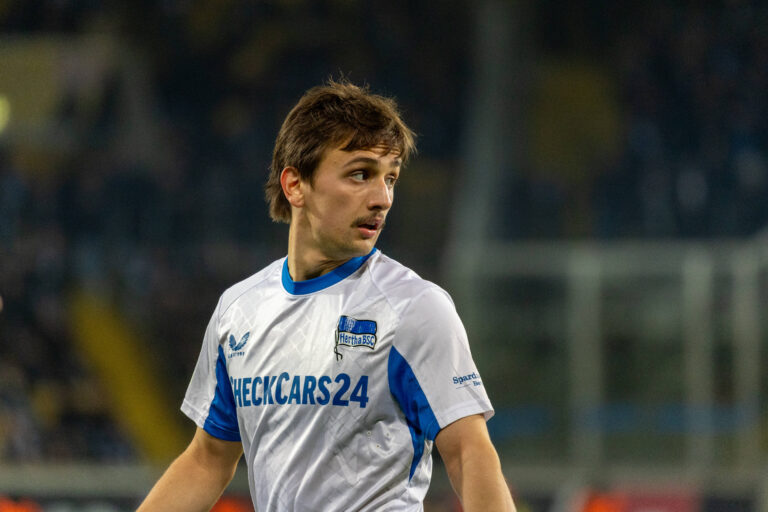 04.04.2026, Deutschland, Fussball, Dynamo Dresden vs Hertha BSC, 28. Spieltag, Saison 2025/2026, Rudolf-Harbig-Stadion : Karbownik Michal Hertha BSC, 33 *** 04 04 2026, Germany, Soccer, Dynamo Dresden vs Hertha BSC, 28 Matchday, Season 2025 2026, Rudolf Harbig Stadion Karbownik Michal Hertha BSC, 33 Copyright: xMichellexLukax
2026.04.04 Drezno
pilka nozna , 2. liga niemiecka
Dynamo Drezno - Hertha BSC
Foto IMAGO/PressFocus

!!! POLAND ONLY !!!