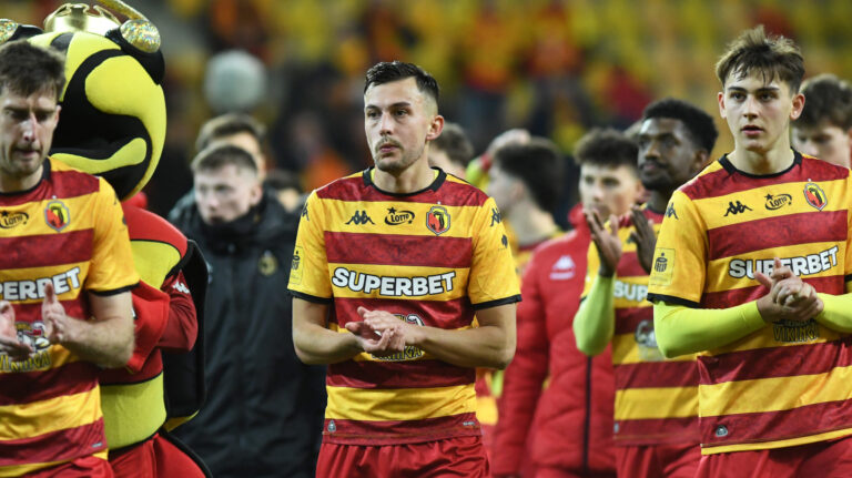 2026.04.04 Bialystok Pilka nozna PKO Ekstraklasa sezon 2025/2026 Mecz 27. kolejki rozgrywek Jagiellonia Bialystok (zolto-czerwone) - Lech Poznan N/z koniec meczu (L-P) Taras Romanczuk Bartlomiej Wdowik Bartosz Mazurek Foto Michal Kosc / PressFocus 
2026.04.04 Bialystok Football Polish PKO Ekstraklasa season 2025/2026 Jagiellonia Bialystok - Lech Poznan Credit Michal Kosc / PressFocus