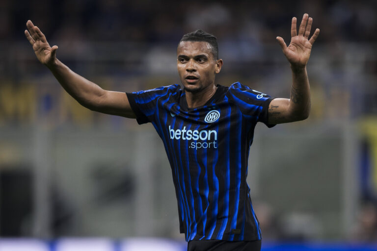 FC Internazionale v AS Roma - Serie A Manuel Akanji of FC Internazionale gestures during the Serie A football match between FC Internazionale and AS Roma. Milan Italy Copyright: xNicolòxCampox
2026.04.05 Mediolan
pilka nozna , liga wloska
Inter Mediolan - AS Roma
Foto IMAGO/PressFocus

!!! POLAND ONLY !!!