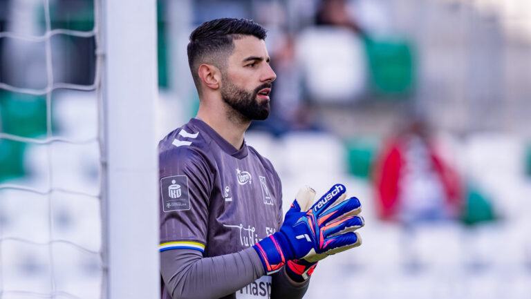 Legia Warszawa szykuje się na odejście Kacpra Tobiasza. Bramkarz z PKO Ekstraklasy na celowniku Wojskowych [INFO PN]
