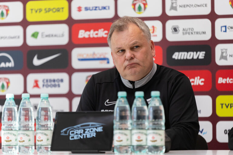2026.04.06 Niepolomice
pilka nozna Betclic 1 Liga Sezon 2025/2026
Puszcza Niepolomice - Polonia Warszawa
N/z Trener Head Coach Tomasz Tulacz
Foto Michal Kedzierski / PressFocus

2026.04.06 Niepolomice
Football Polish Betclic 1 Liga Season 2025/2026 Puszcza Niepolomice - Polonia Warszawa
Trener Head Coach Tomasz Tulacz
Credit: Michal Kedzierski / PressFocus