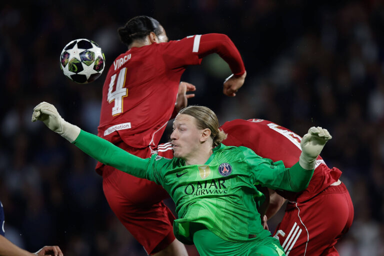FBL-UEFA CL PSG-FC Liverpool goalkeeper, Torwart Matvey Safanov Paris Saint-Germain, Virgil van Dijk Liverpool FC in action, with the ball during the UEFA Champions League - Quarter-Final First Leg soccer match between Paris Saint Germain and Liverpool FC at the Parc des Princes in Paris, France, April 8, 2026 *** FBL UEFA CL PSG FC Liverpool goalkeeper, goalkeeper Matvey Safanov Paris Saint Germain , Virgil van Dijk Liverpool FC in action, with the ball during the UEFA Champions League Quarter Final First Leg soccer match between Paris Saint Germain and Liverpool FC at the Parc des Princes in Paris, France, April 8, 2026 Copyright: AntonioxBorga
2026.04.08 Paryz
pilka nozna , Liga Mistrzow
Paris Saint-Germain - FC Liverpool
PSG
Foto IMAGO/PressFocus

!!! POLAND ONLY !!!