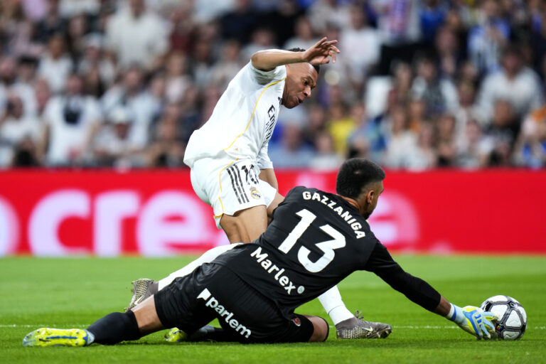 Kylian Mbappe of Real Madrid CF and Paulo Gazzaniga of Girona FC during the La Liga EA Sports match between Real Madrid and Girona FC played at Santiago Bernabeu Stadium on April 10, 2026 in Madrid. (Photo by Cesar Cebolla / PRESSINPHOTO)
2026.04.10 Madryt
pilka nozna liga hiszpanska
Real Madryt - Girona FC
Foto PRESSINPHOTO/SIPA USA/PressFocus

!!! POLAND ONLY !!!