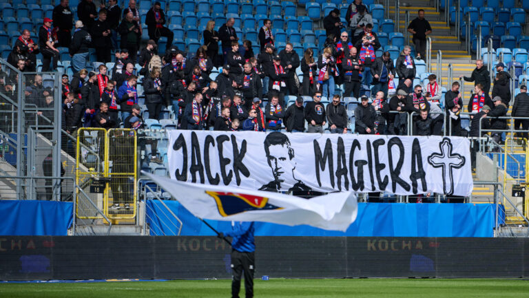 2026.04.12 Lublin pilka nozna PKO Ekstraklasa sezon 2025/2026 
Motor Lublin - Rakow Czestochowa
N/z kibice transparent Jacek Magiera 
Foto Ireneusz Wnuk / PressFocus

2026.04.12 Lublin Football - Polish PKO Ekstraklasa season 2025/2026 
Motor Lublin - Rakow Czestochowa
kibice transparent Jacek Magiera
Credit: Ireneusz Wnuk / PressFocus