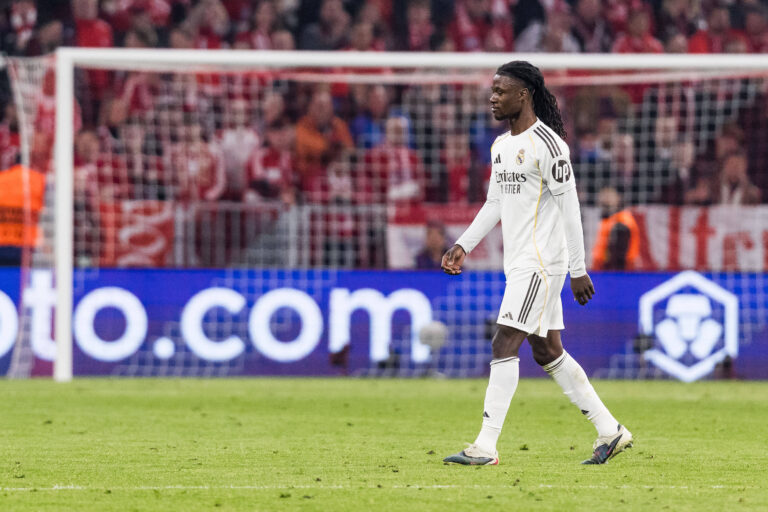 MUNICH, GERMANY - APRIL 15: Eduardo Camavinga Real Madrid, 6 leaves the pitch after receiving the yellow-red card during the UEFA Champions League match between FC Bayern Muenchen vs. Real Madrid at Allianz Arena on the second leg of quarter finals of the UEFA Champions League on April 15, 2026 in Munich, Germany. Bavaria Germany Copyright: xSteffiexWunderlx
2026.04.15 Monachium
pilka nozna , Liga Mistrzow
Bayern Monachium - Real Madryt
Foto IMAGO/PressFocus

!!! POLAND ONLY !!!