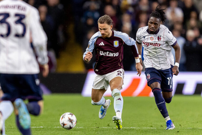 Aston Villa v Bologna, Europa League Aston Villa defender Matty Cash 2 runs forward on wing during the Europa League match between Aston Villa and Bologna at Villa Park, Birmingham, UK on 16 April 2026. Birmingham Villa Park West Midlands UK Editorial use only , Copyright: xManjitxNarotrax PSI-24080-0124
2026.04.16 Birmingham
pilka nozna liga europy
Aston Villa - Bologna FC

Foto IMAGO/PressFocus

!!! POLAND ONLY !!!