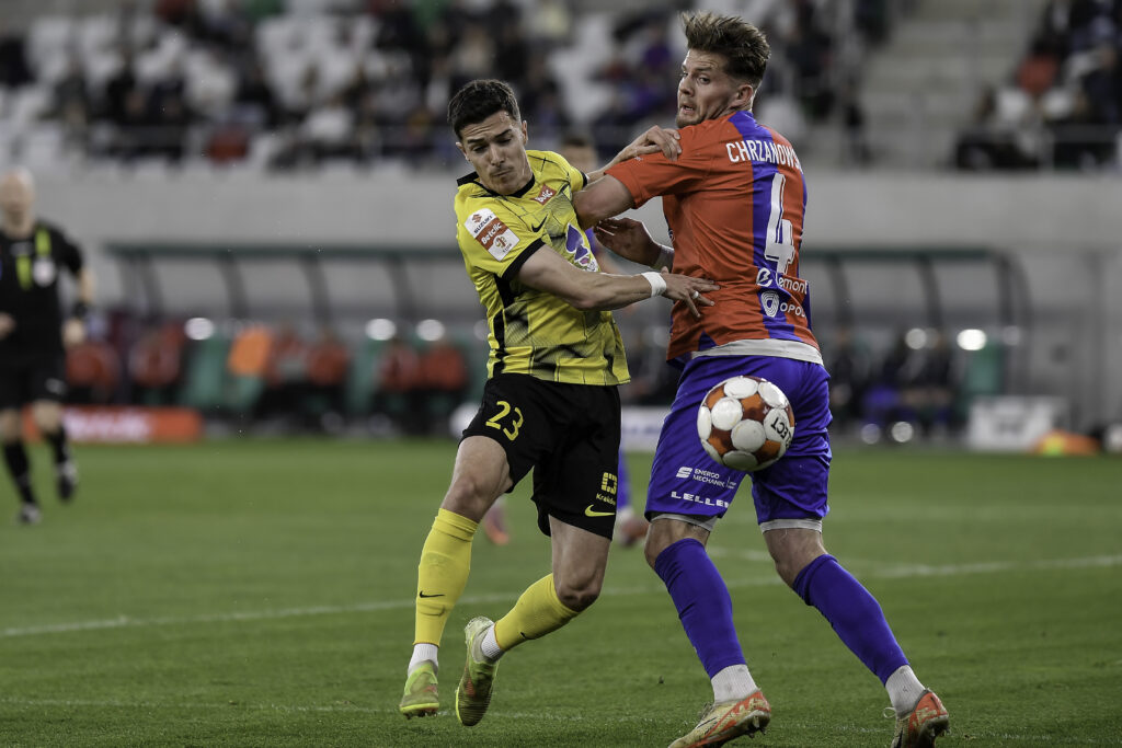 2026.04.18 Sosnowiec
Pilka nozna Betclic 1. Liga sezon 2025/2026
Wieczysta Krakow - Odra Opole
N/z Miki Villar Adam Chrzanowski
Foto Mateusz Sobczak / PressFocus

2026.04.18 Sosnowiec
Football Polish first league - second level 2025/26 season
Wieczysta Krakow - Odra Opole
Miki Villar Adam Chrzanowski
Credit: Mateusz Sobczak / PressFocus