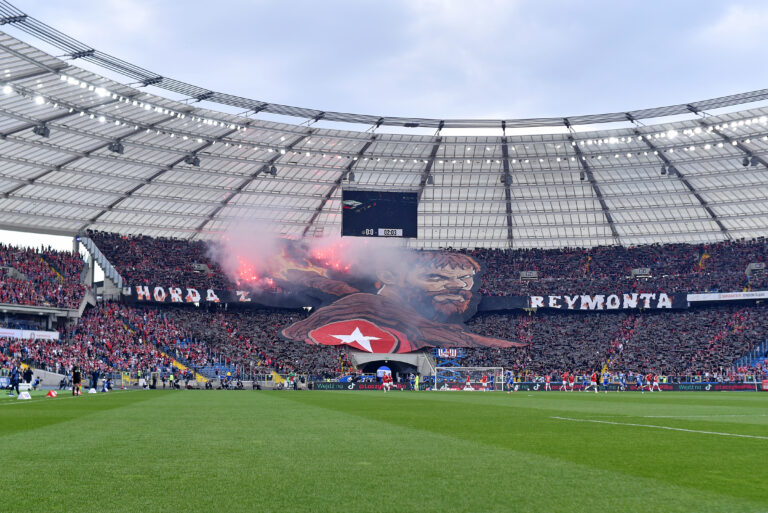 2026.04.19 Chorzow
Pilka nozna , Betclic I liga , sezon 2025/26
Ruch Chorzow - Wisla Krakow
N/z Kibice Wisly oprawa z haslem HORDA Z REYMONTA
Foto Krzysztof Porebski / PressFocus

2026.04.19 Chorzow
Football , Polish league, second level , 2025/2026 season
Ruch Chorzow - Wisla Krakow
Kibice Wisly oprawa z haslem HORDA Z REYMONTA
Credit: Krzysztof Porebski / PressFocus