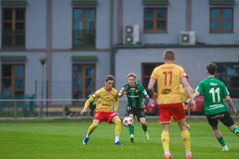 2026.04.24 Pruszkow Betclic 1 Liga Sezon 2025/2026 Znicz Pruszkow - Gornik Leczna

N/z Bartlomiej Ciepiela Kamil Nowogonski

Foto Kacper Pacocha / PressFocus 

2026.04.24 Pruszkow Football Polish First League Season 2025/2026 Znicz Pruszkow - Gornik Leczna

Credit: Kacper Pacocha / PressFocus