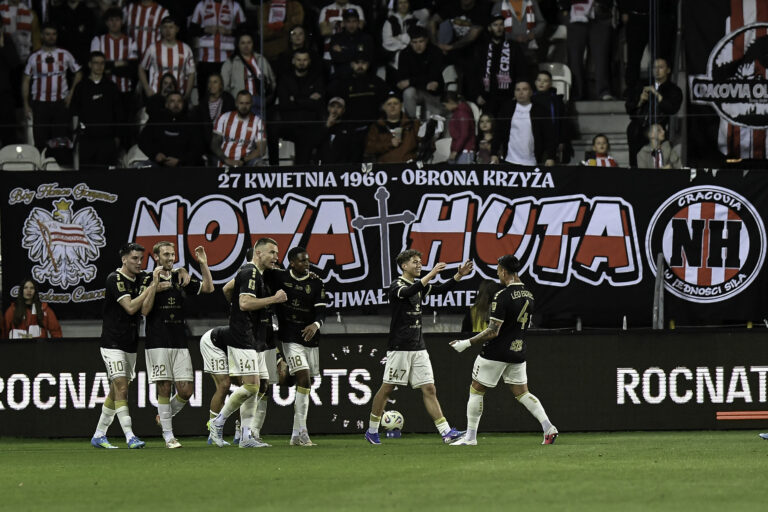 2026.04.25 Krakow
Pilka nozna PKO Ekstraklasa sezon 2025/2026
Cracovia - Pogon Szczecin
N/z Gol dla Pogoni Kellyn Acosta
Foto Mateusz Sobczak / PressFocus

2026.04.25 Krakow
Football Polish League PKO Ekstraklasa season 2025/2026
Cracovia - Pogon Szczecin
Gol dla Pogoni Kellyn Acosta
Credit: Mateusz Sobczak / PressFocus