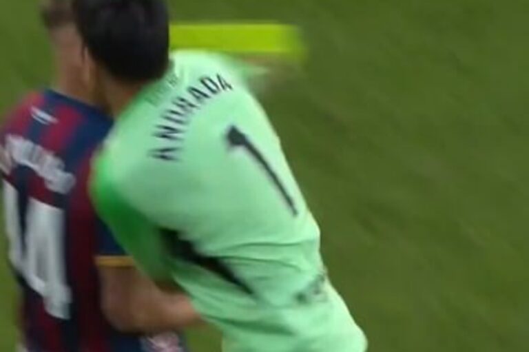 Skandal na meczu w Hiszpanii! Cios prosto w twarz [WIDEO]