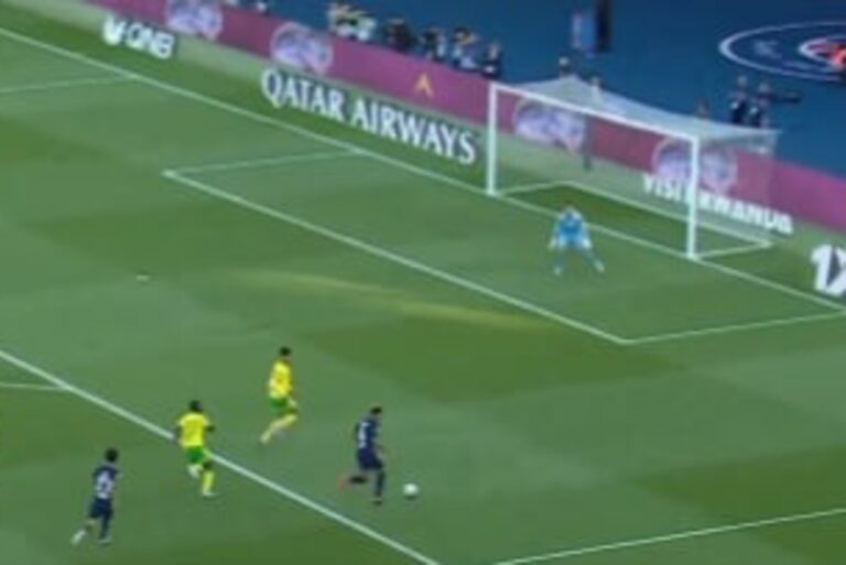 Kosmiczny gol Desire Doue! Perfekcyjny strzał [WIDEO]