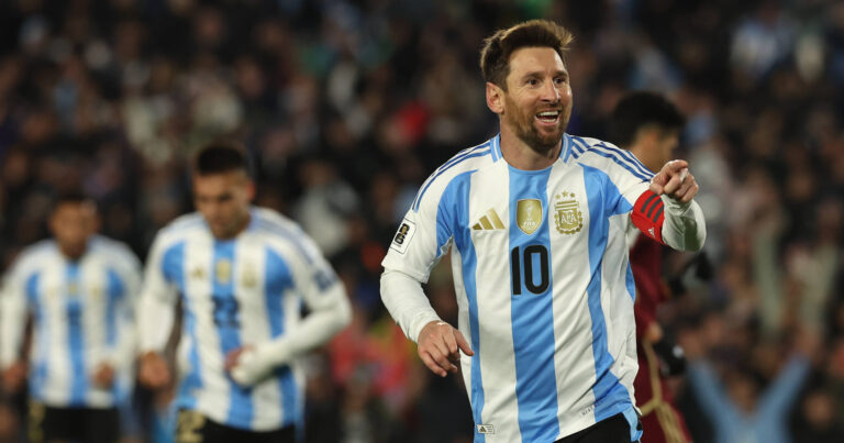 Argentina s forward Lionel Messi celebrates after scoring the teams third goal during the South American qualification football match between Argentina and Venezuela for the FIFA World Cup, WM, Weltmeisterschaft, Fussball 2026 at the Monumental stadium in Buenos Aires on September 4, 2025. BUENOS AIRES ARGENTINA *** Argentina s forward Lionel Messi celebrates after scoring the teams third goal during the South American qualification football match between Argentina and Venezuela for the FIFA World Cup 2026 at the Monumental stadium in Buenos Aires on September 4, 2025 BUENOS AIRES ARGENTINA Copyright: xALEJANDROxPAGNIx
2025.09.04 BUENOS AIRES
pilka nozna eliminacje mistrzostw swiata
Argentyna - Wenezuela
Foto IMAGO/PressFocus

!!! POLAND ONLY !!!
