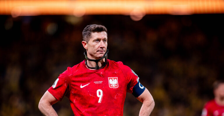 2026.03.31 Sztokholm
Pilka nozna Kwalifikacje Mistrzostw Swiata 2026, Solna, Strawberry Arena, final barazy
Szwecja - Polska
N/z Robert Lewandowski po przegranym meczu after losing the match
Foto Mateusz Porzucek PressFocus

2026.03.31 Sztokholm
Stockholm, Football - FIFA World Cup 2026 Qualifying round, final play-off
Sweden - Poland
Szwecja - Polska
Robert Lewandowski po przegranum meczu after losing the match
Credit: Mateusz Porzucek PressFocus